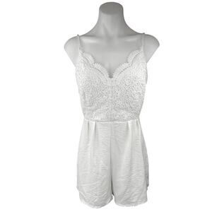 Forever 21 White Floral Embroidered Lace Sleeveless Boho Romper Shorts Size L